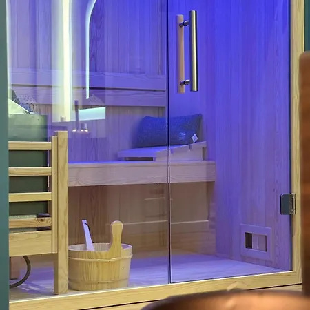 Via Del Mare Apulia E Couette-café 4*